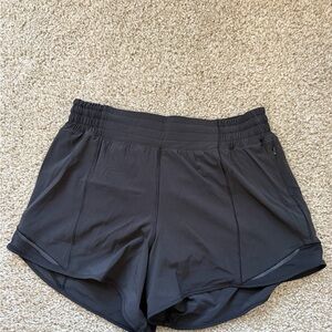 lululemon Hotty Hot High-Rise Lined
Short 4"